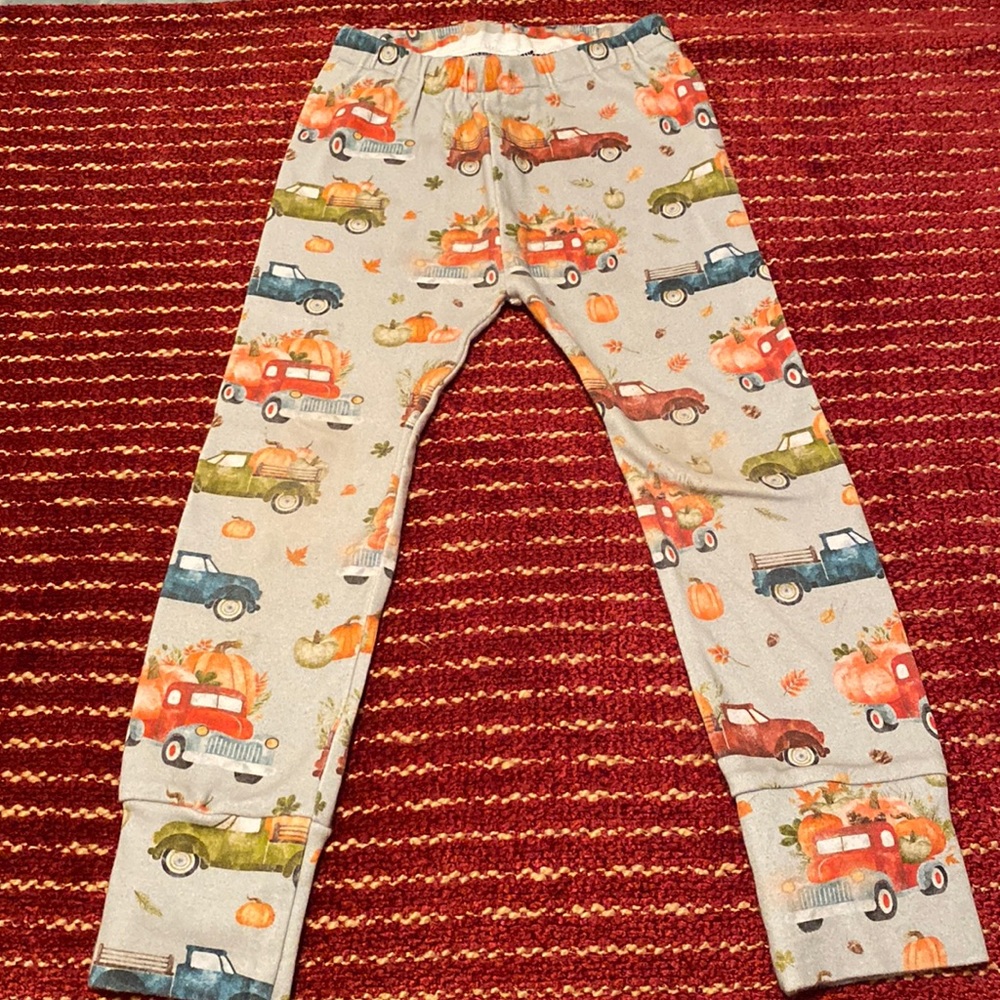 Fall pickup truck pumpkin leggings!
